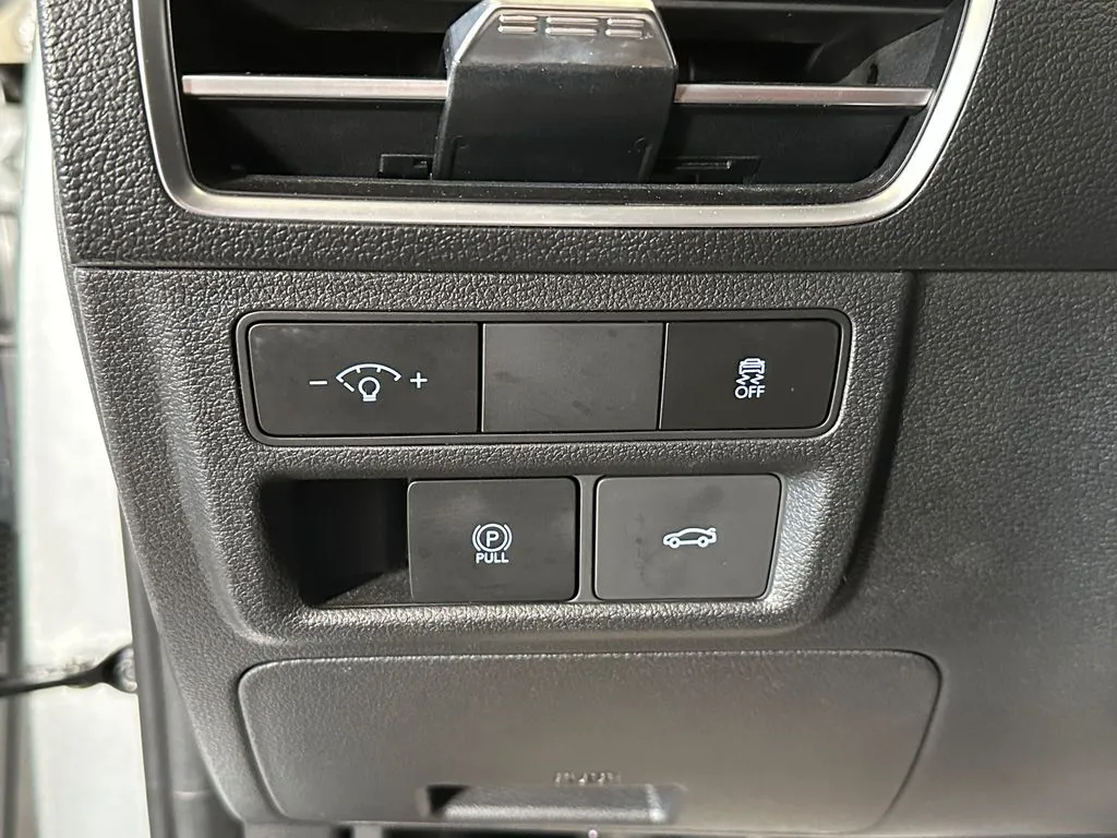 Hyundai Sonata photo 18