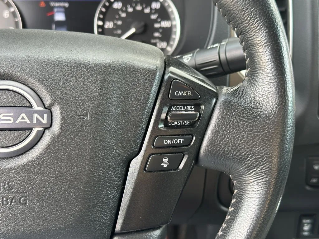 Nissan Frontier photo 12