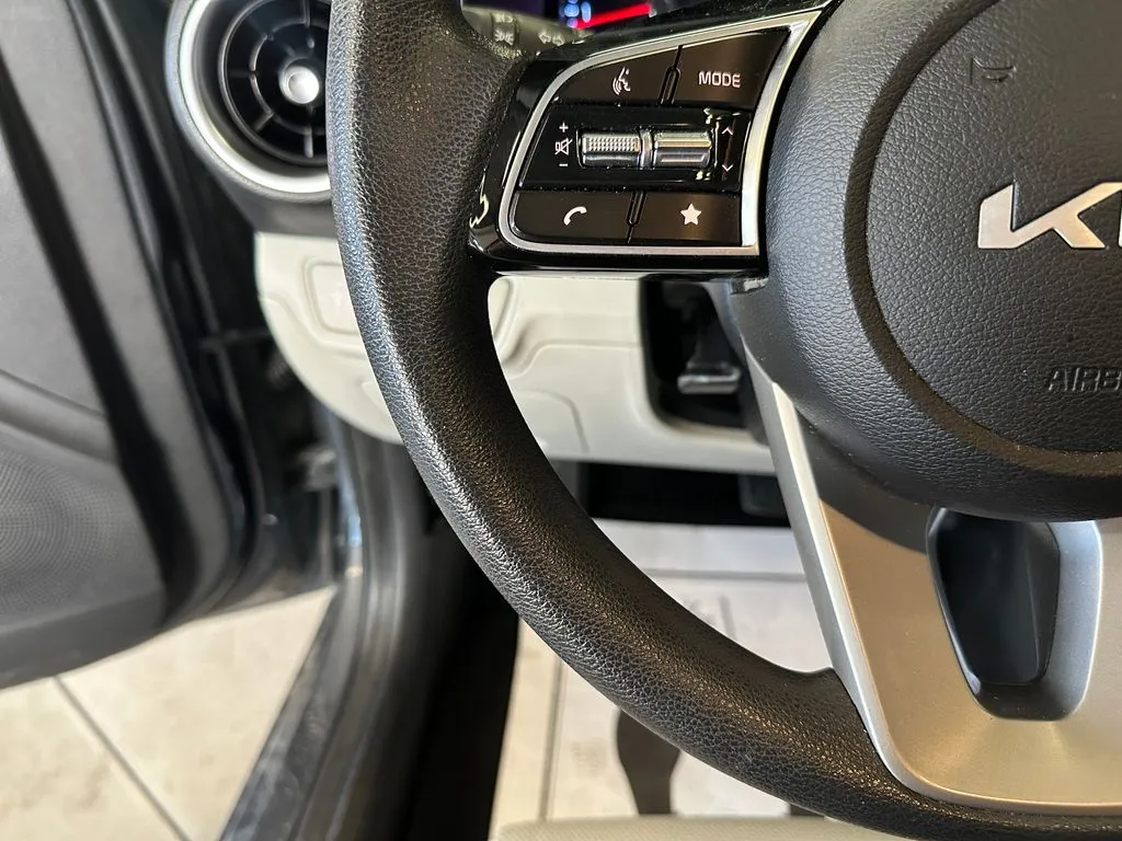 Kia Forte photo 11