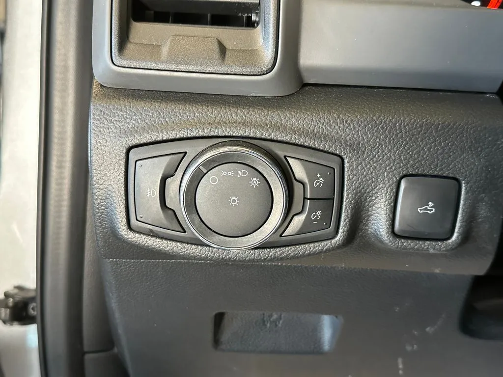 Ford Ranger photo 18