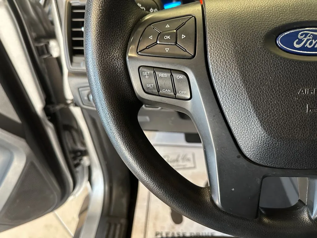 Ford Ranger photo 11