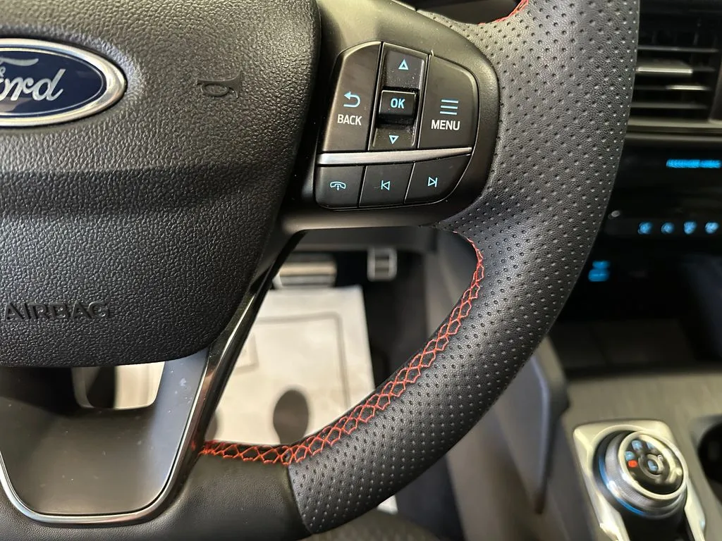 Ford Escape photo 12