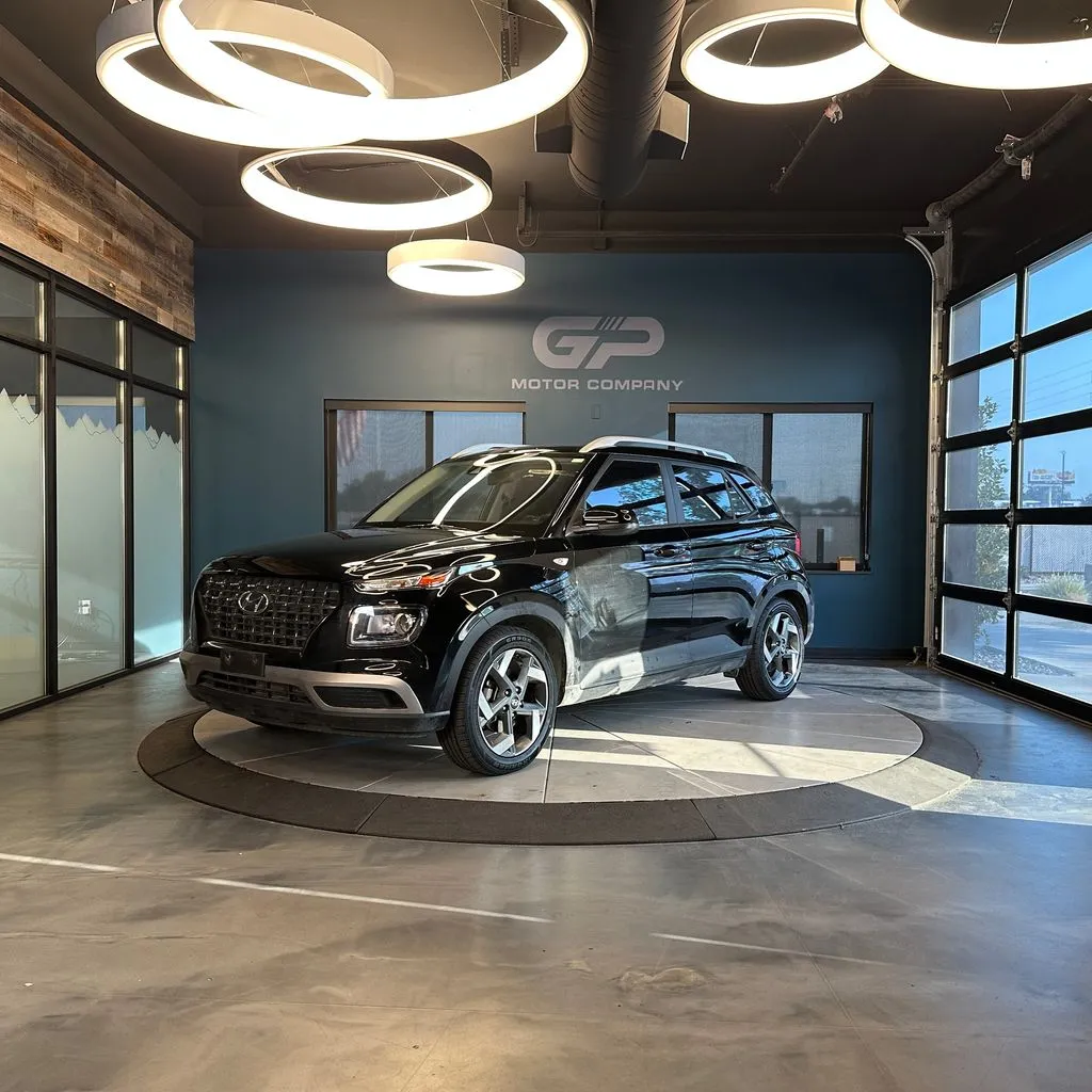 Hyundai Venue photo 7
