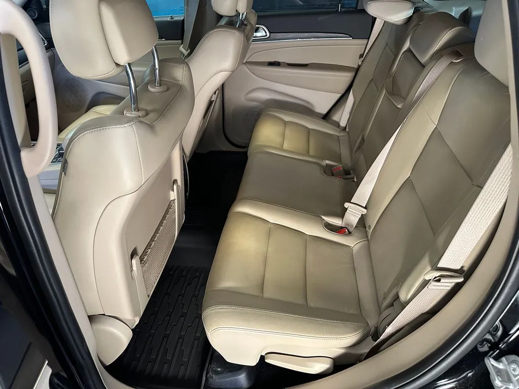 Jeep Grand Cherokee photo 21