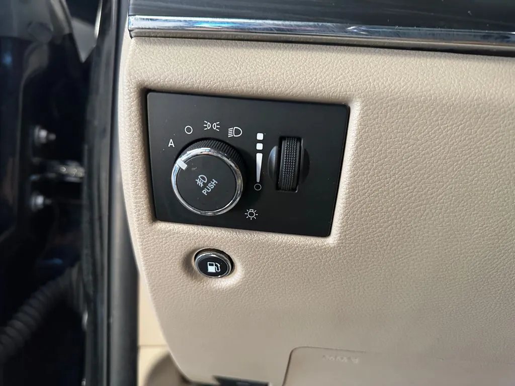 Jeep Grand Cherokee photo 18