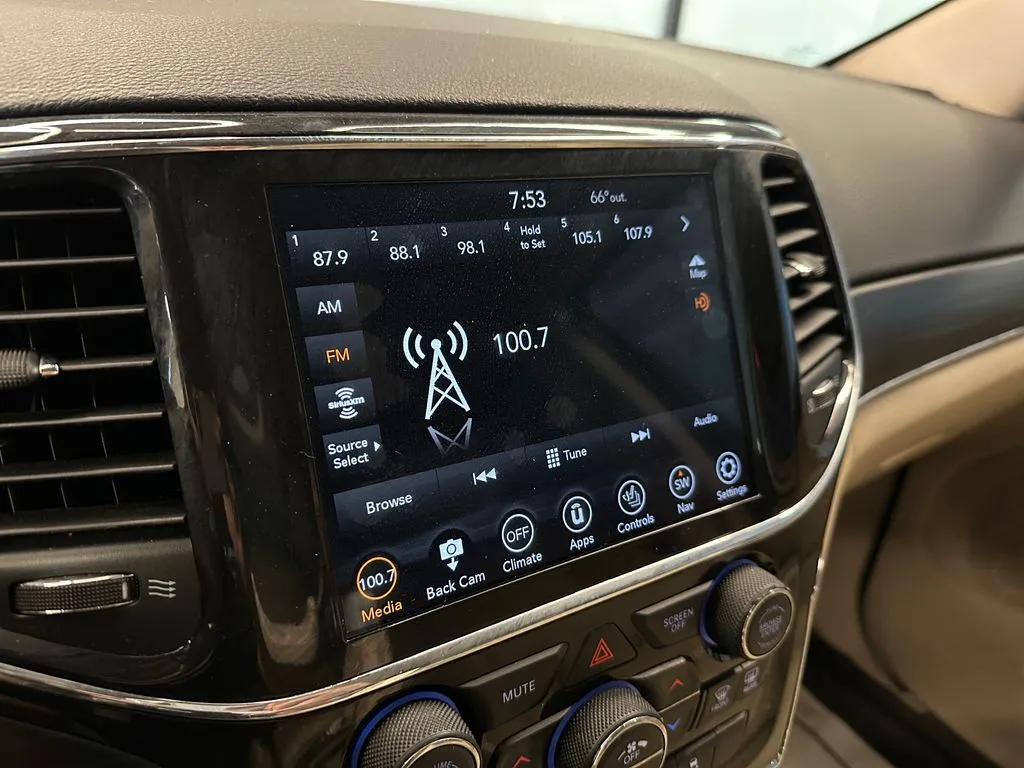 Jeep Grand Cherokee photo 13