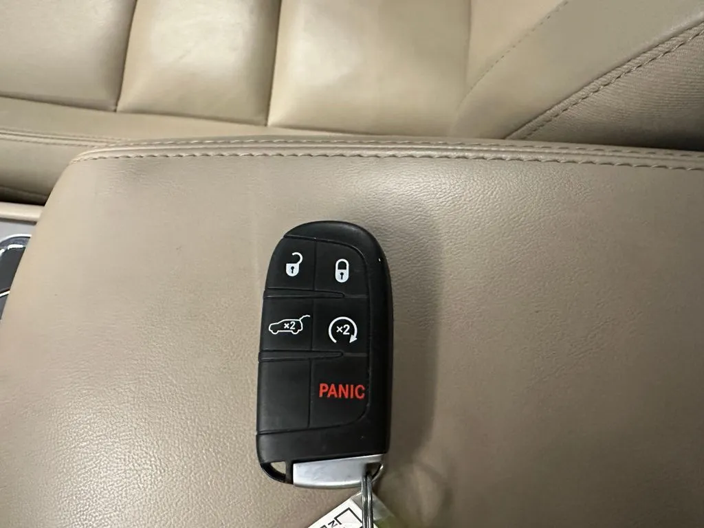 Jeep Grand Cherokee photo 17