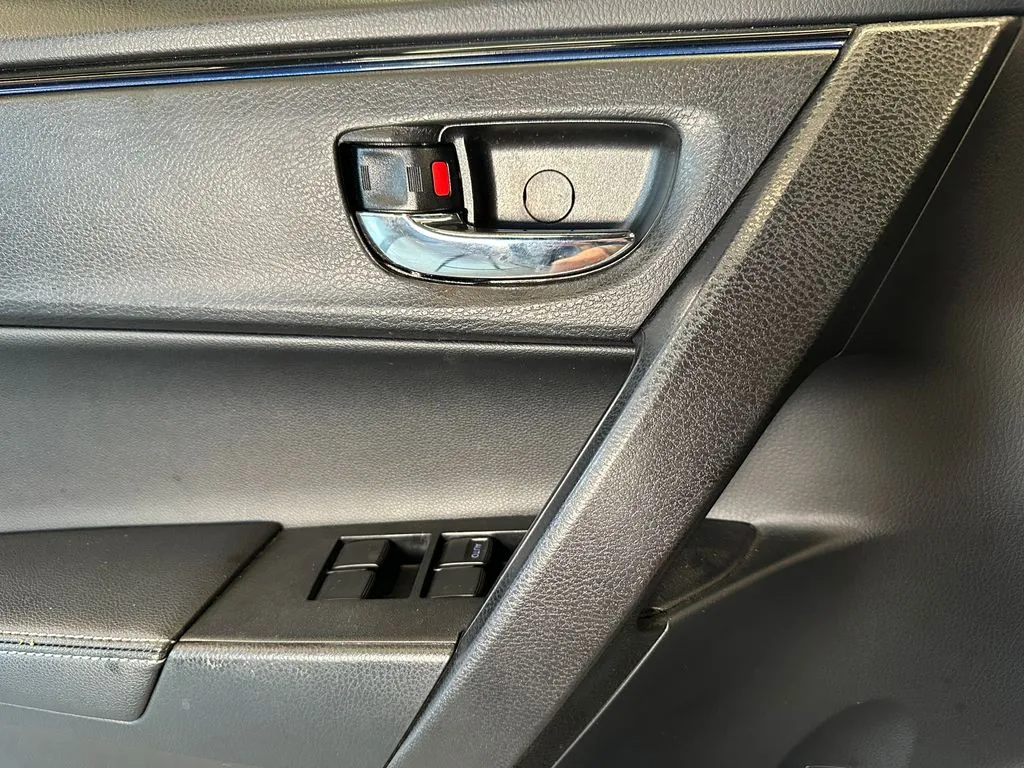 Toyota Corolla photo 19