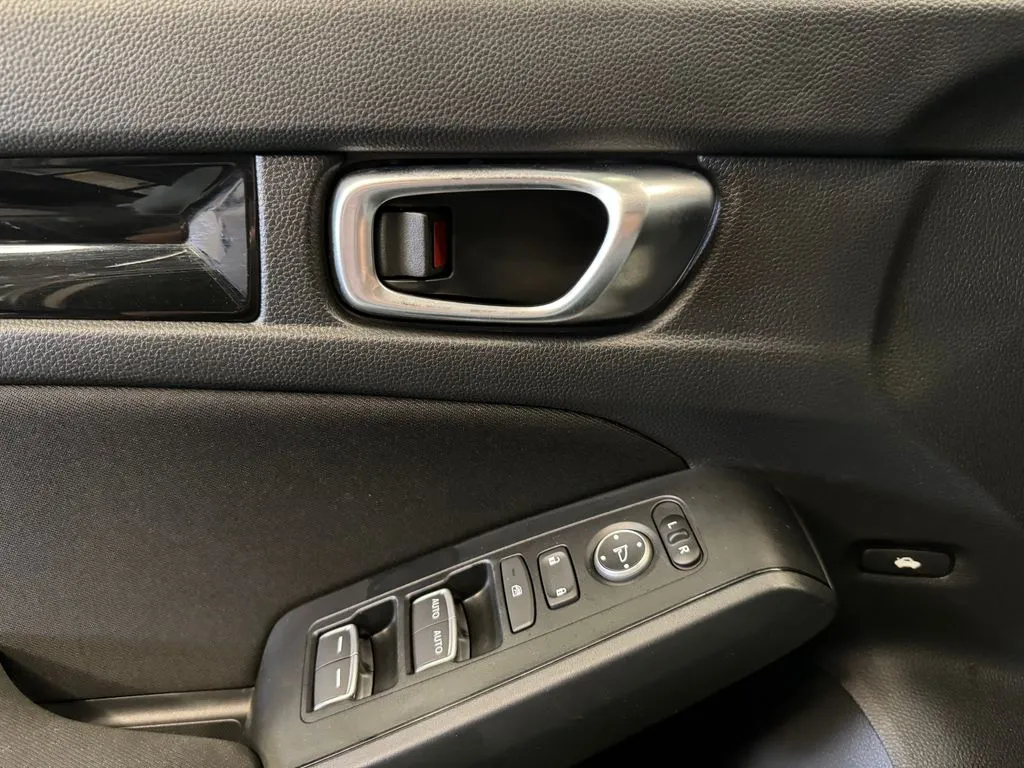 Honda Civic photo 18