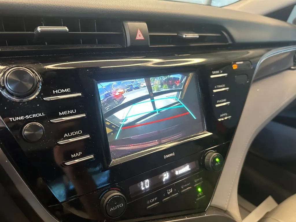 Toyota Camry photo 14