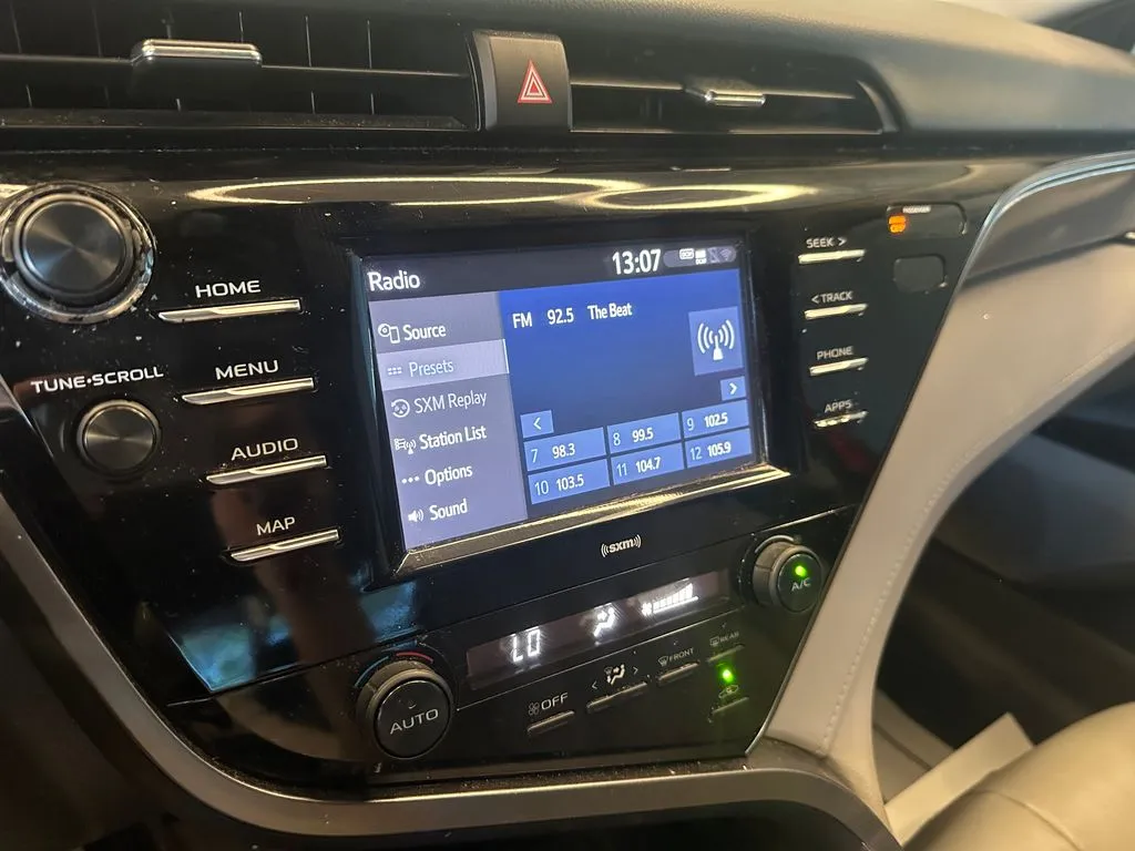 Toyota Camry photo 13