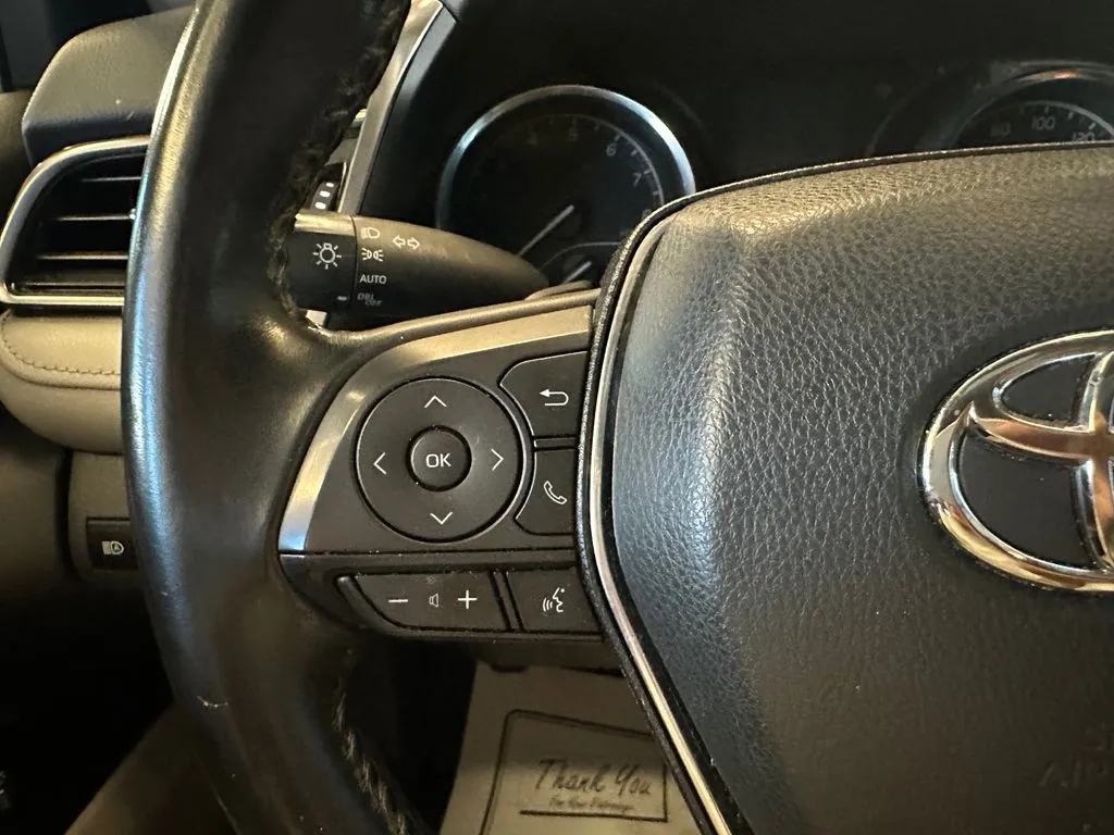Toyota Camry photo 11