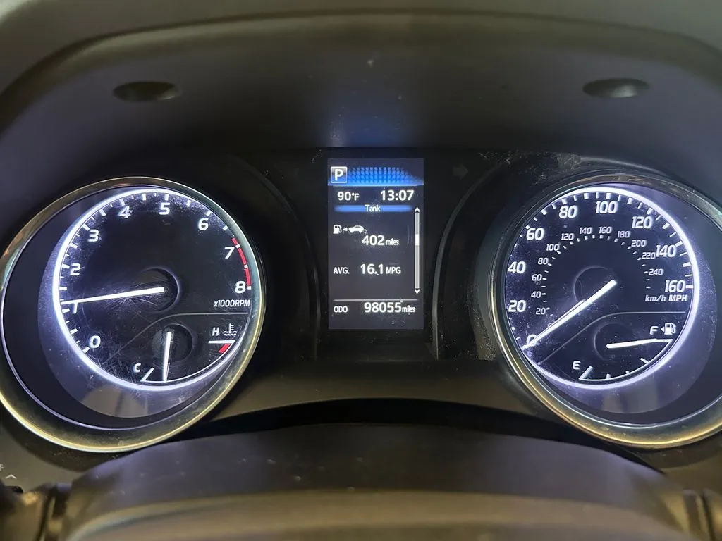 Toyota Camry photo 10