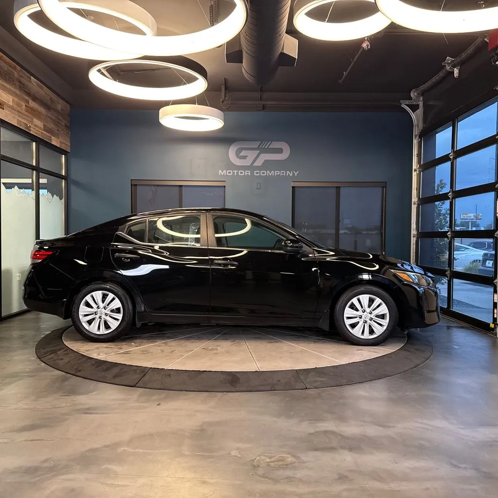 Nissan Sentra photo 2