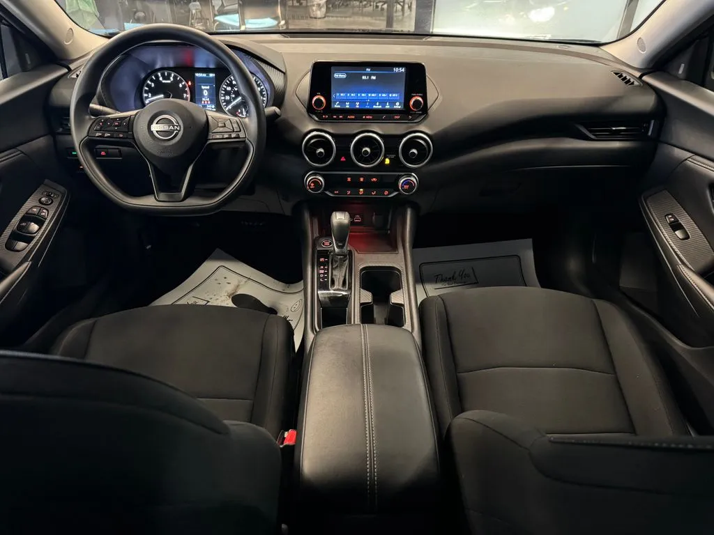 Nissan Sentra photo 9