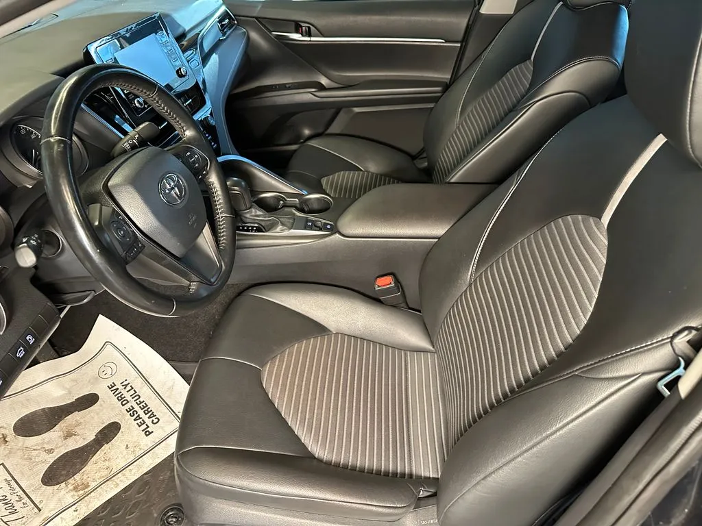 Toyota Camry photo 20