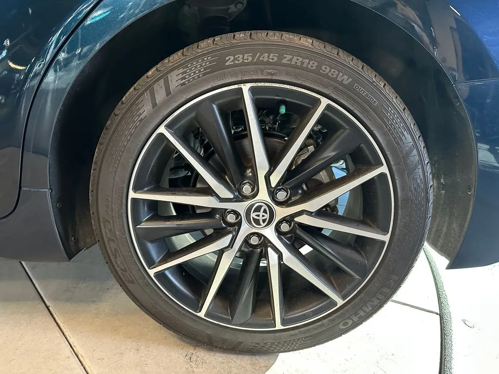 Toyota Camry photo 25