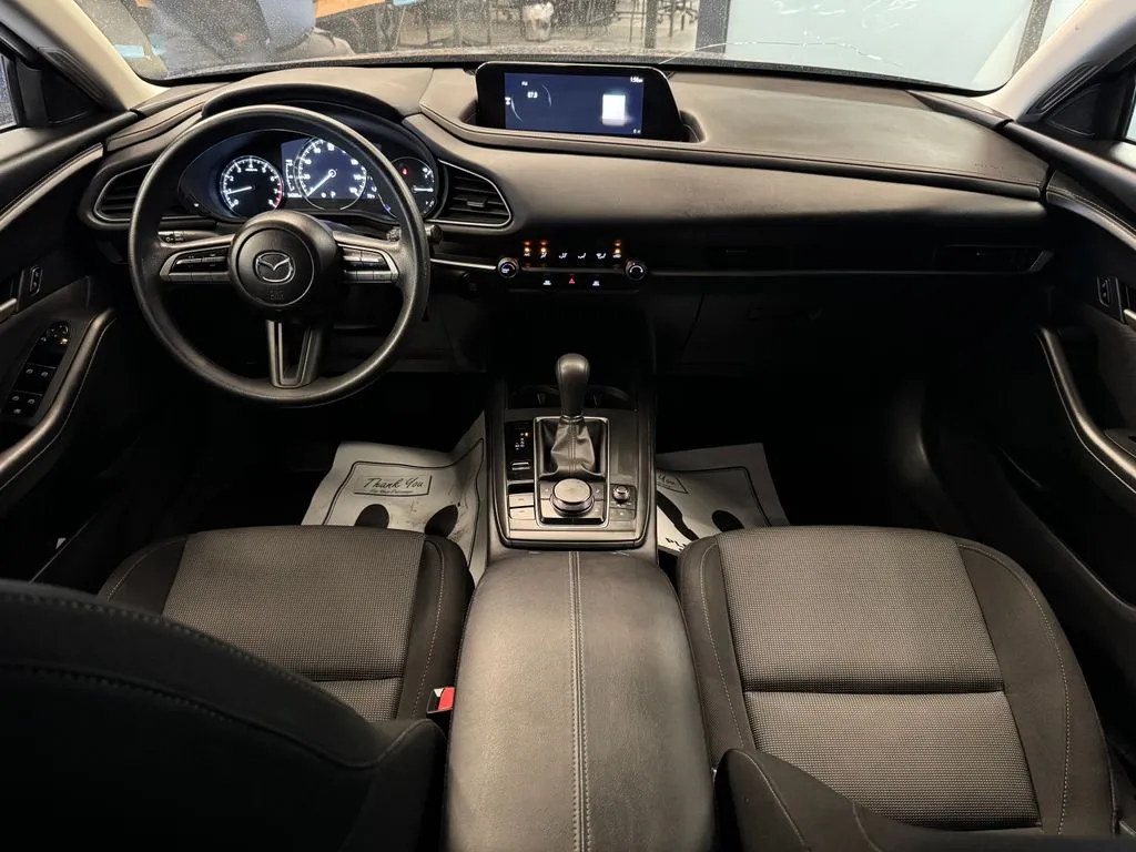 Mazda CX-30 photo 9