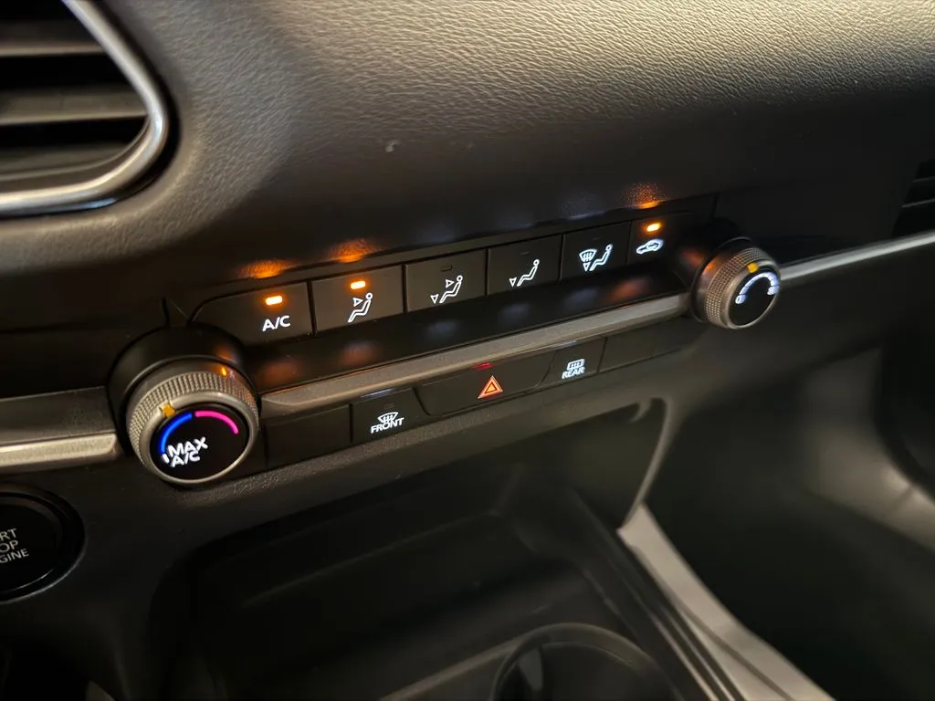 Mazda CX-30 photo 15