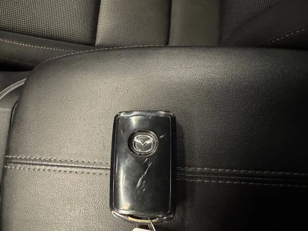 Mazda CX-30 photo 17