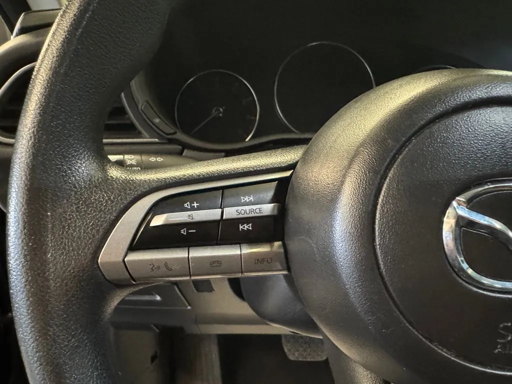 Mazda CX-30 photo 11