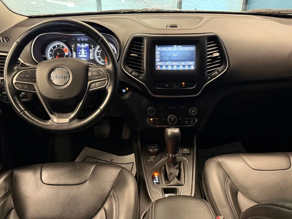 Jeep Cherokee photo 9