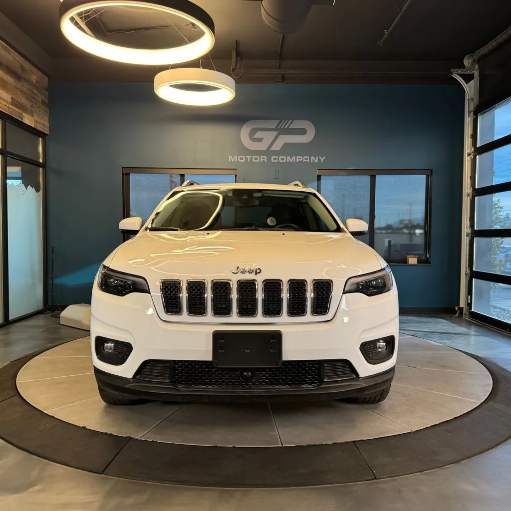 Jeep Cherokee photo 8