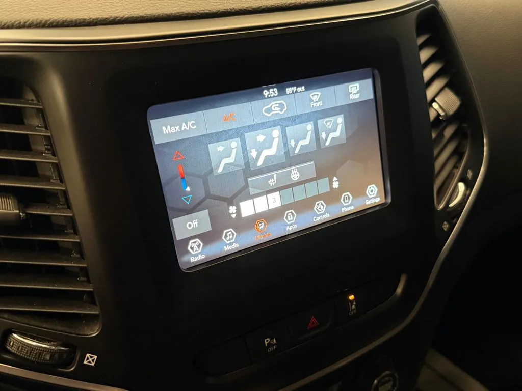 Jeep Cherokee photo 15