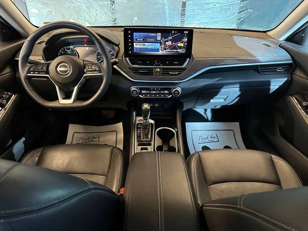 Nissan Altima photo 9