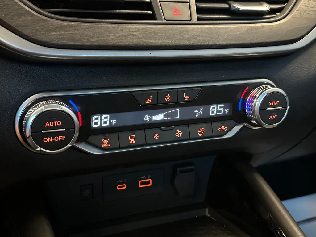 Nissan Altima photo 15
