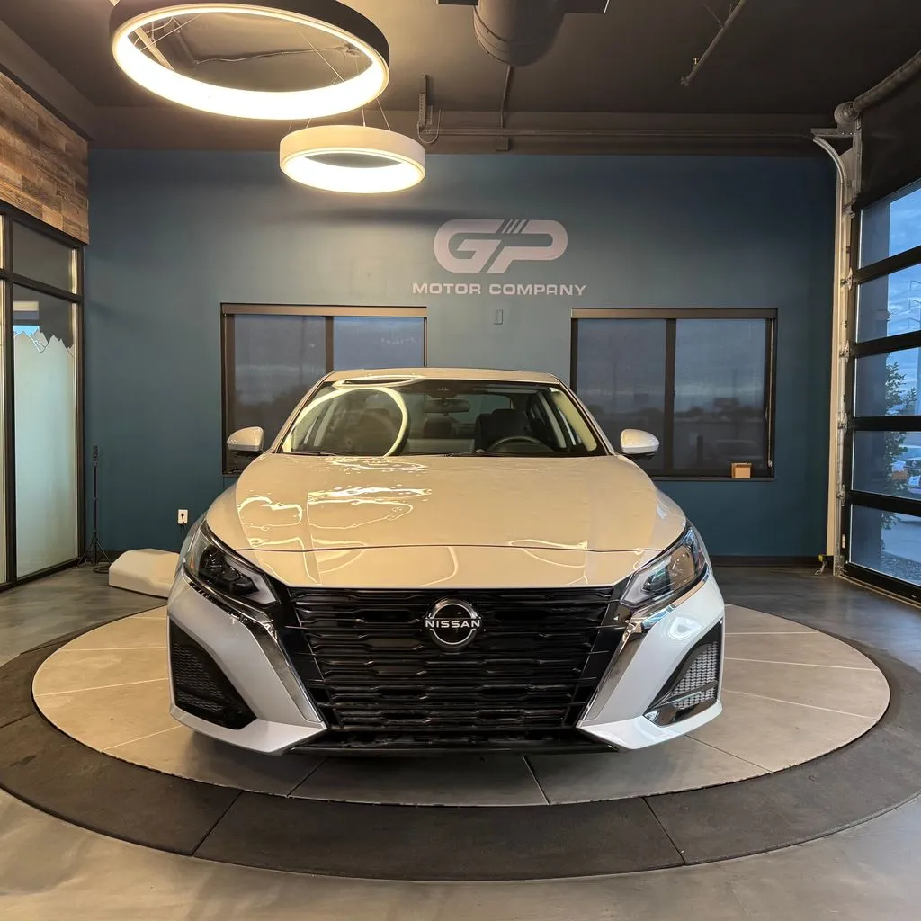 Nissan Altima photo 8