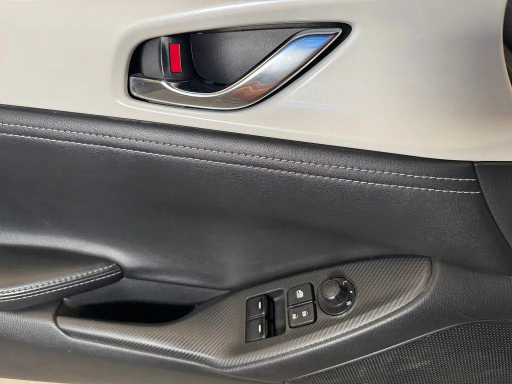 Mazda MX-5 photo 18