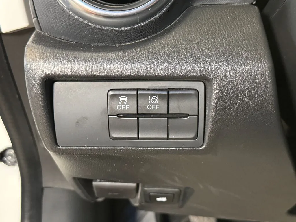 Mazda MX-5 photo 17