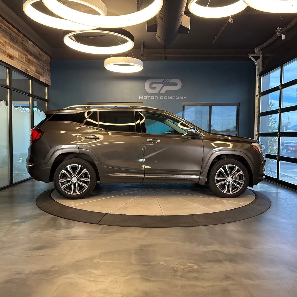 GMC Terrain photo 2