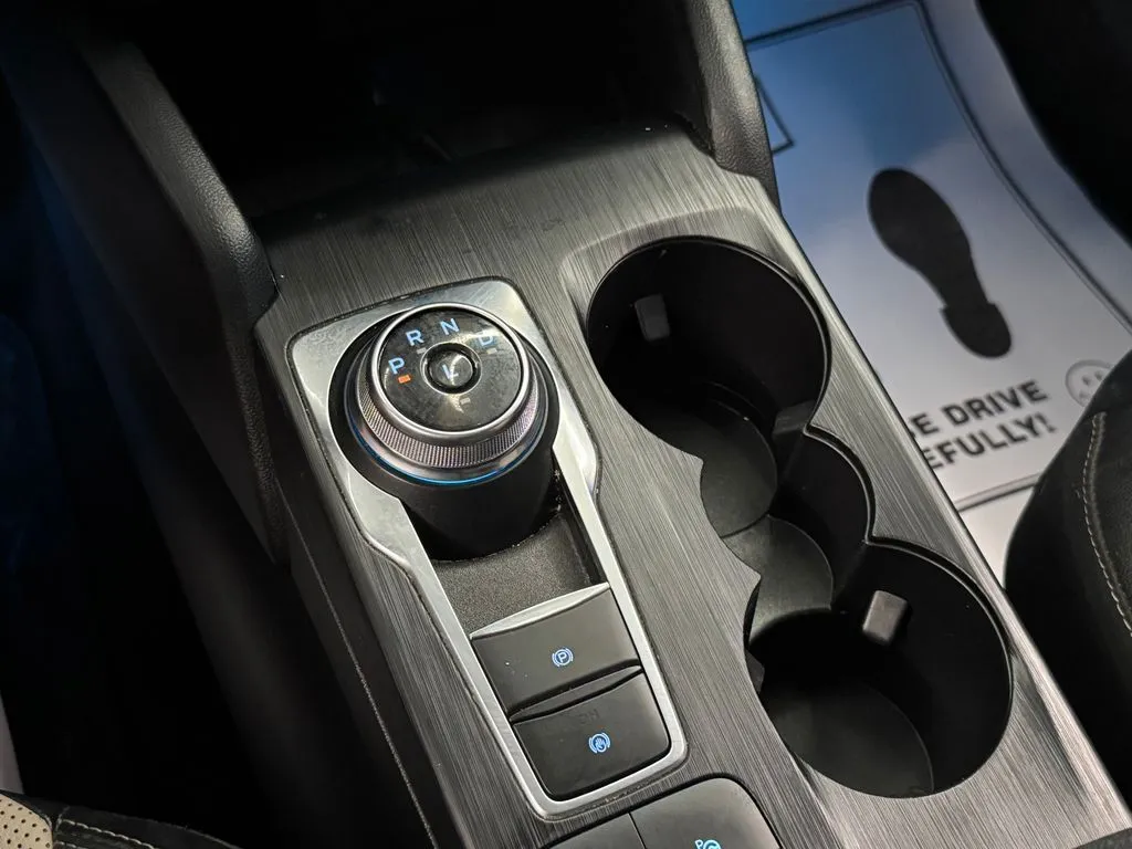Ford Escape photo 16