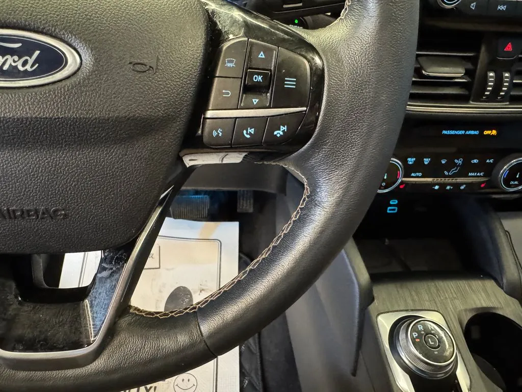 Ford Escape photo 12