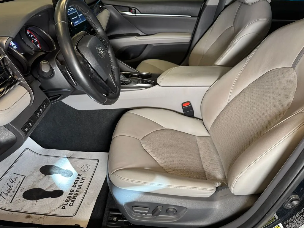 Toyota Camry photo 20