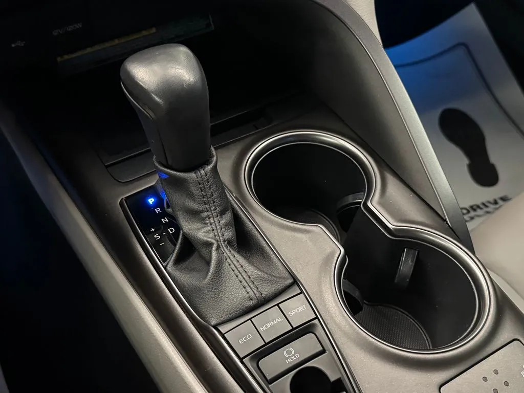 Toyota Camry photo 16