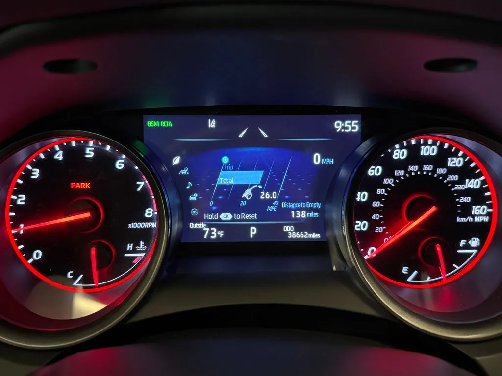 Toyota Camry photo 10