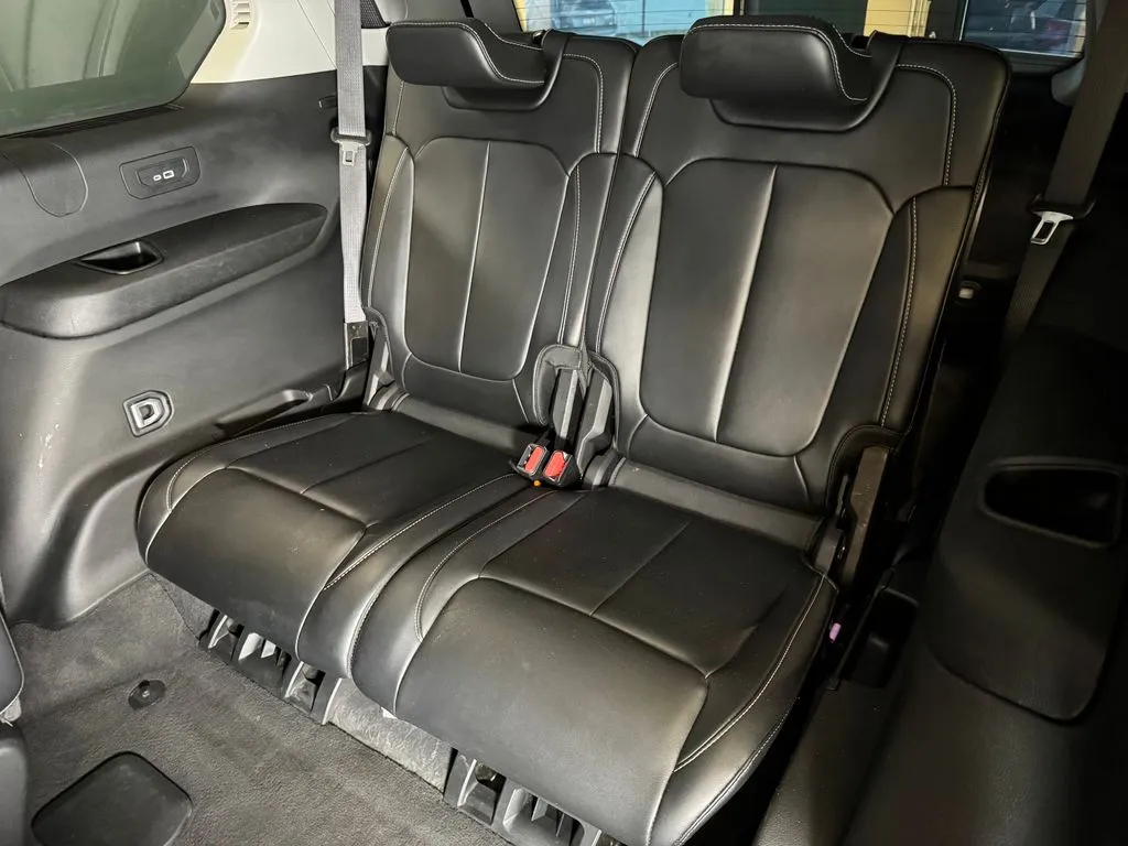 Jeep Grand Cherokee L photo 21
