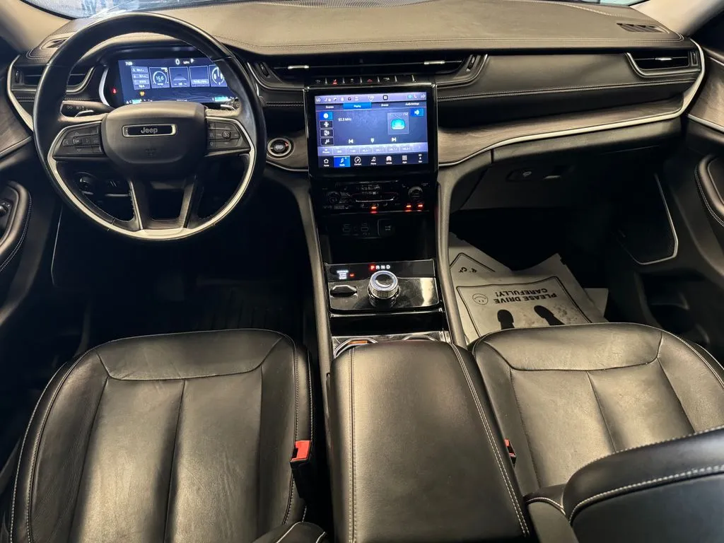 Jeep Grand Cherokee L photo 9
