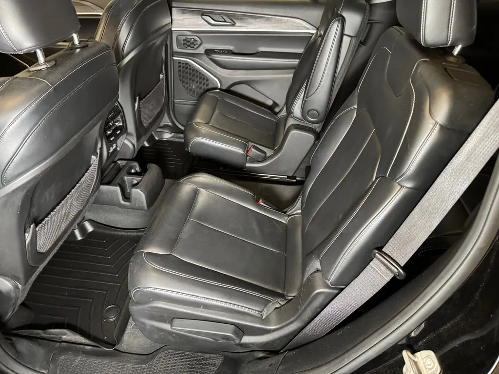 Jeep Grand Cherokee L photo 20