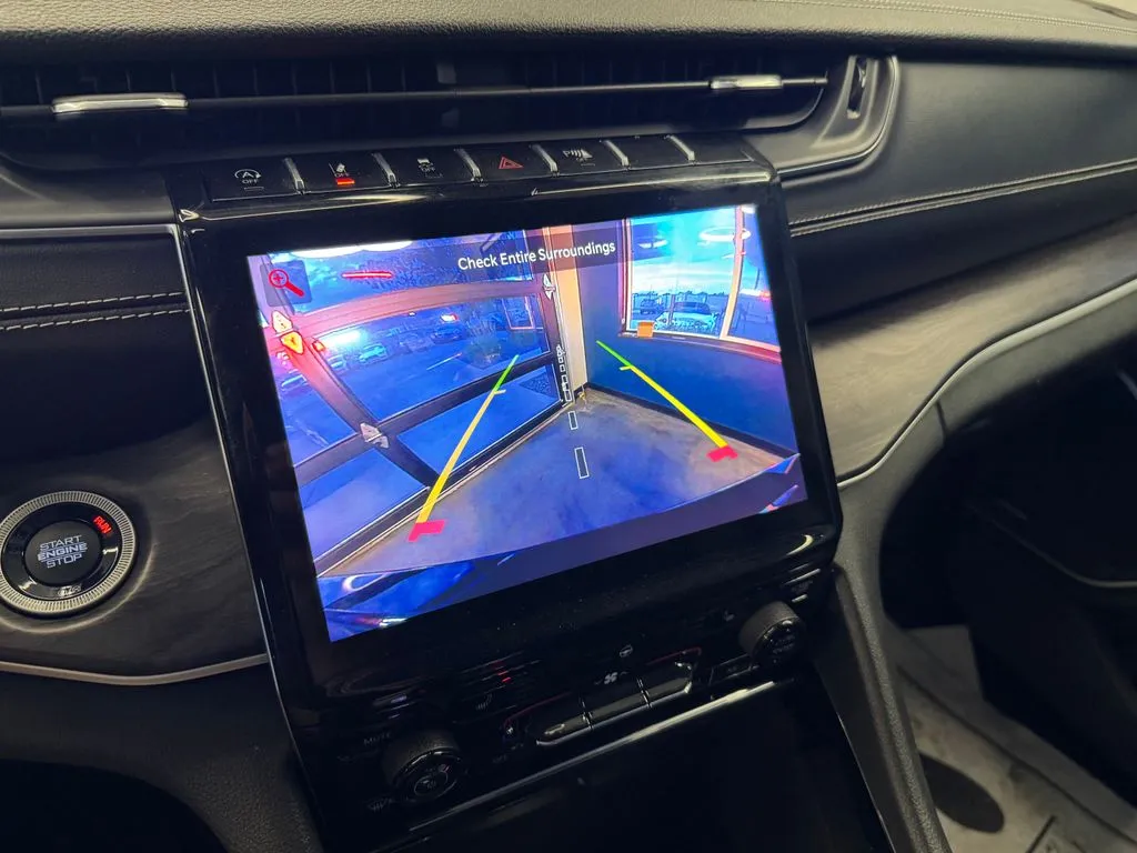 Jeep Grand Cherokee L photo 14