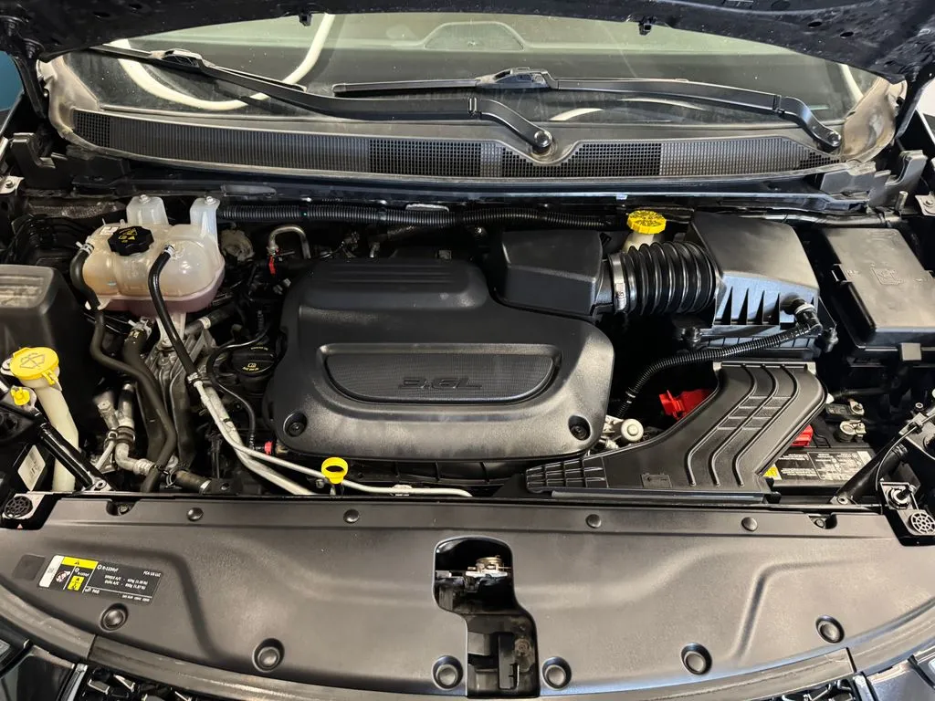 Chrysler Pacifica photo 25