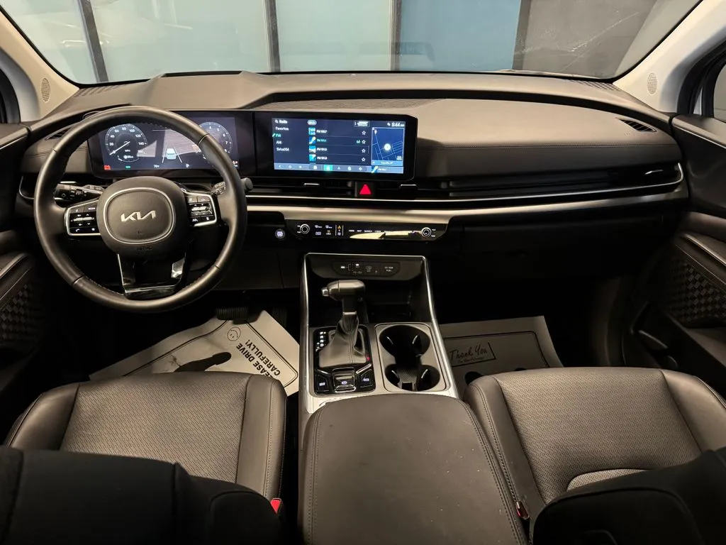Kia Carnival photo 9