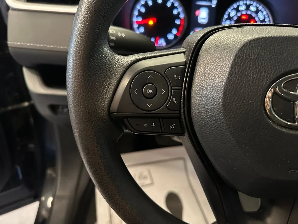 Toyota RAV4 photo 11