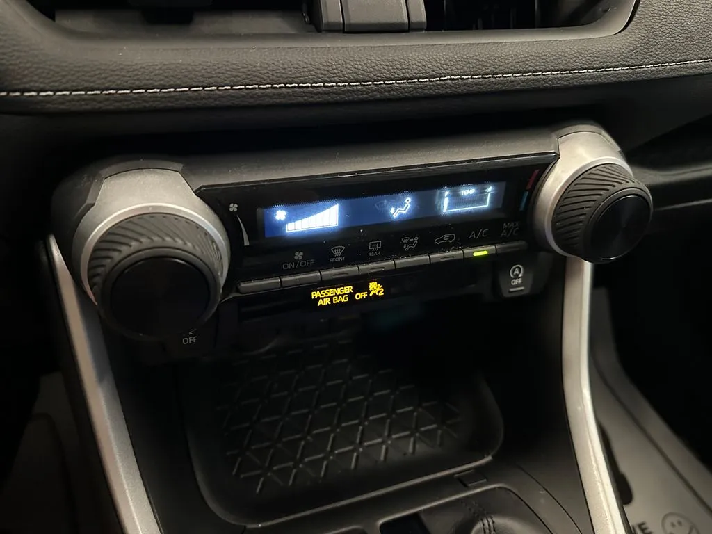 Toyota RAV4 photo 15