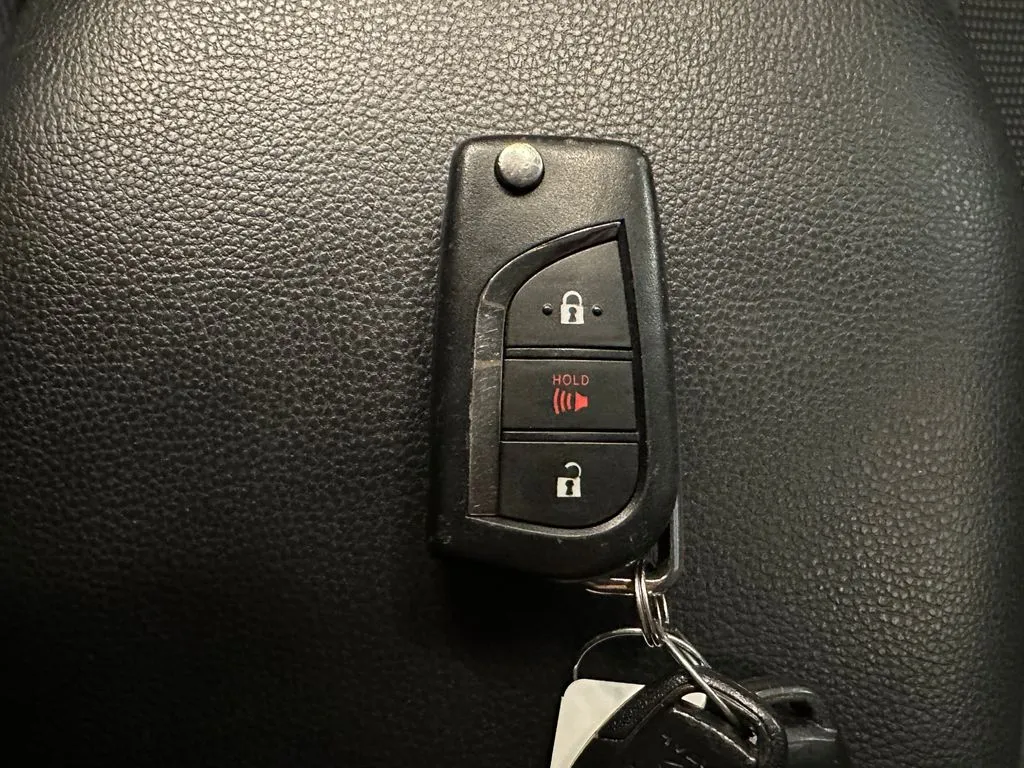Toyota RAV4 photo 17