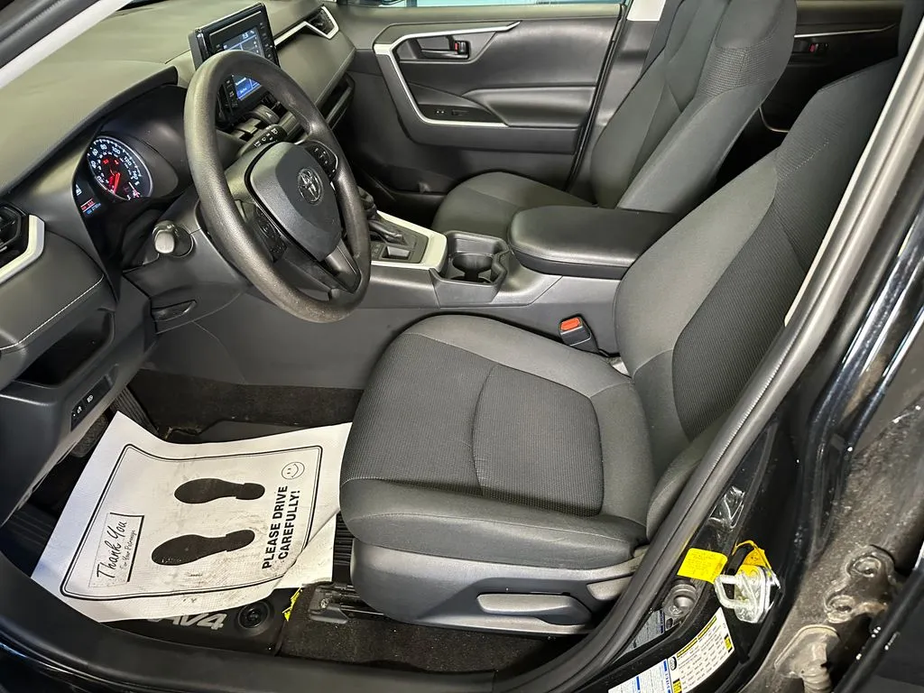 Toyota RAV4 photo 19