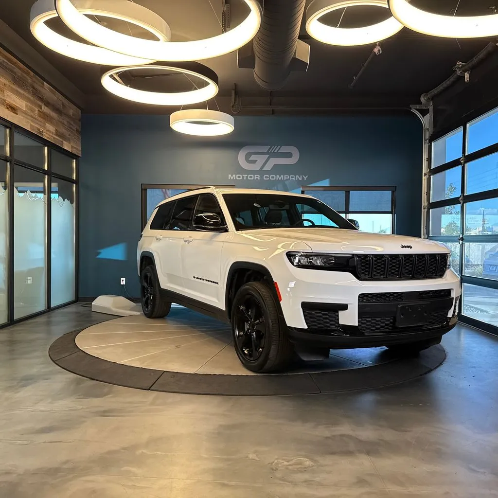 White 2023 Jeep Grand Cherokee L Altitude for sale in Kaysville, UT
